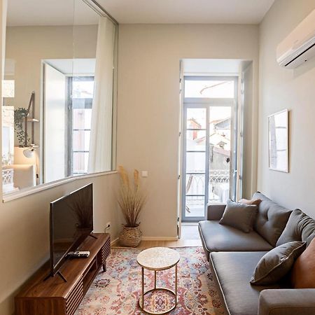 31 Janeiro 157 - Stylish 1Br W/ Ac & Balcony By Lovelystay Порто Екстериор снимка