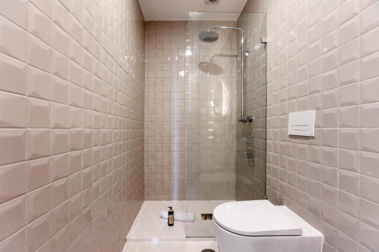 31 Janeiro 157 - Stylish 1Br W/ Ac & Balcony By Lovelystay Порто Екстериор снимка