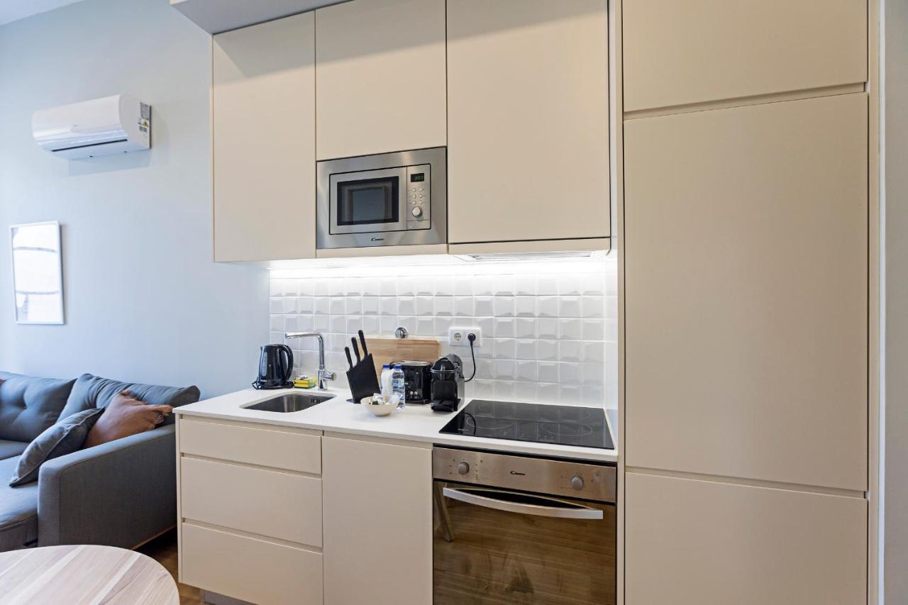 31 Janeiro 157 - Stylish 1Br W/ Ac & Balcony By Lovelystay Порто Екстериор снимка