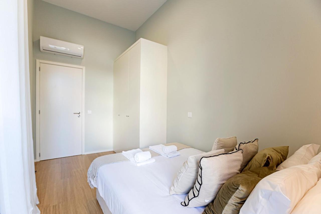 31 Janeiro 157 - Stylish 1Br W/ Ac & Balcony By Lovelystay Порто Екстериор снимка