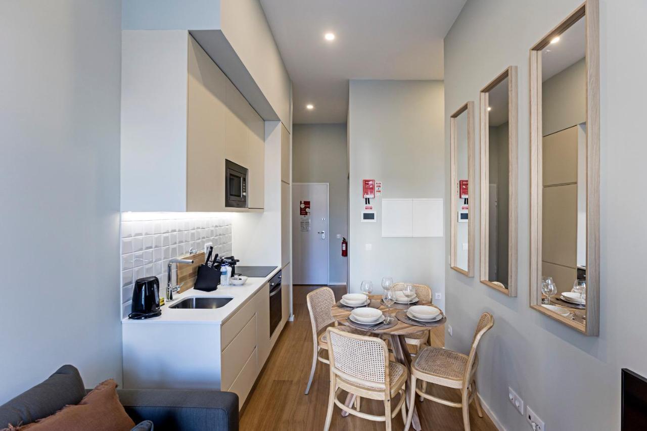31 Janeiro 157 - Stylish 1Br W/ Ac & Balcony By Lovelystay Порто Екстериор снимка