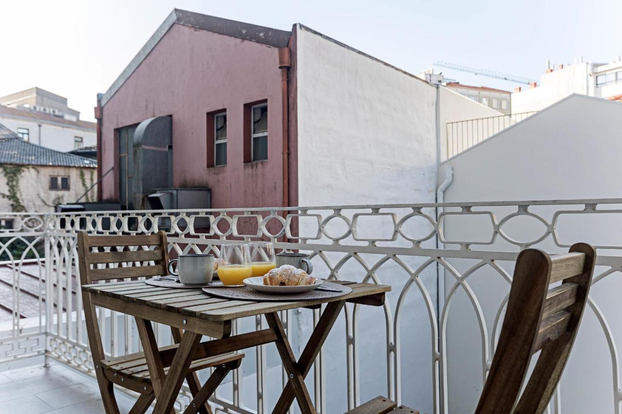31 Janeiro 157 - Stylish 1Br W/ Ac & Balcony By Lovelystay Порто Екстериор снимка
