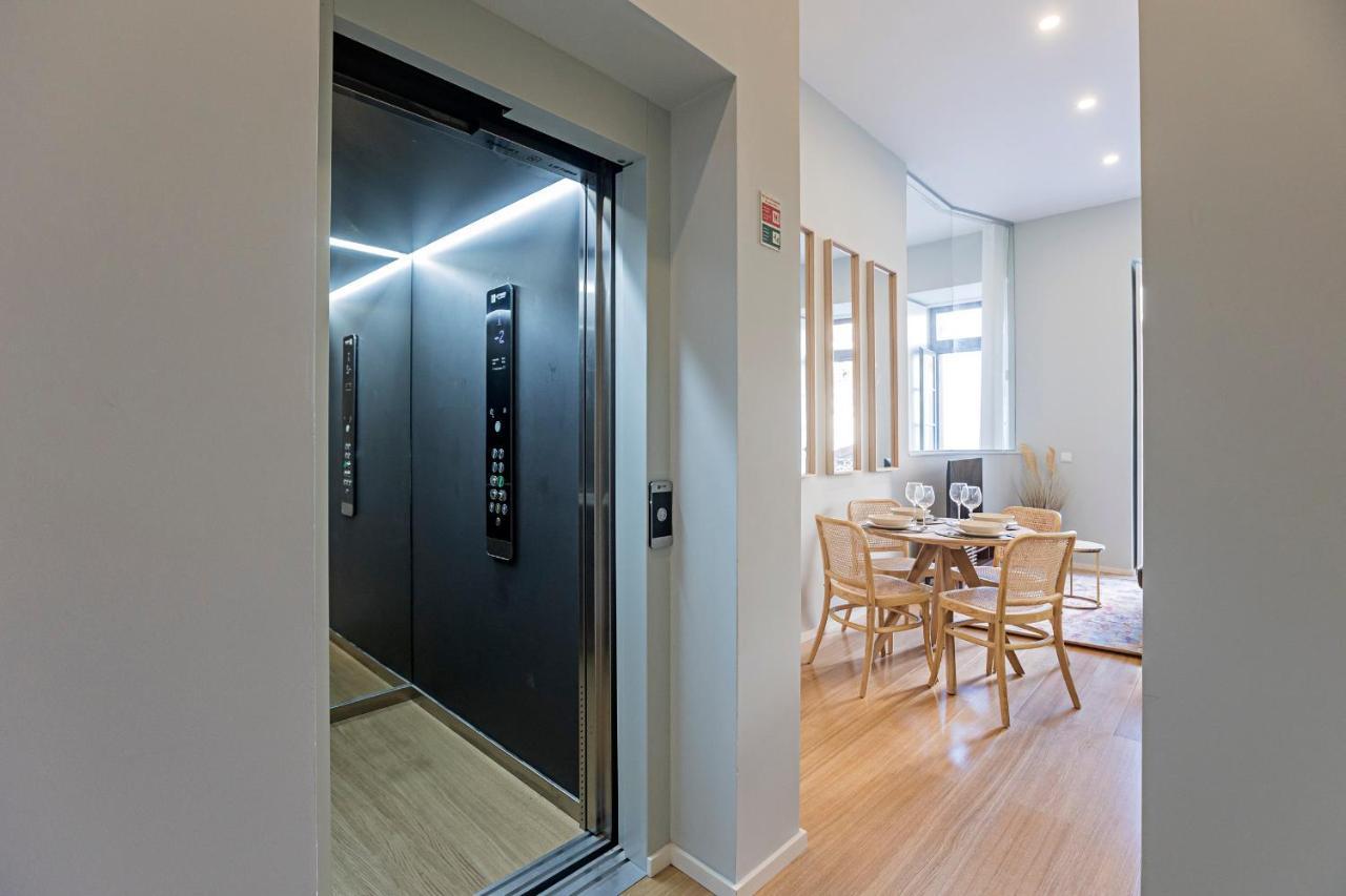 31 Janeiro 157 - Stylish 1Br W/ Ac & Balcony By Lovelystay Порто Екстериор снимка