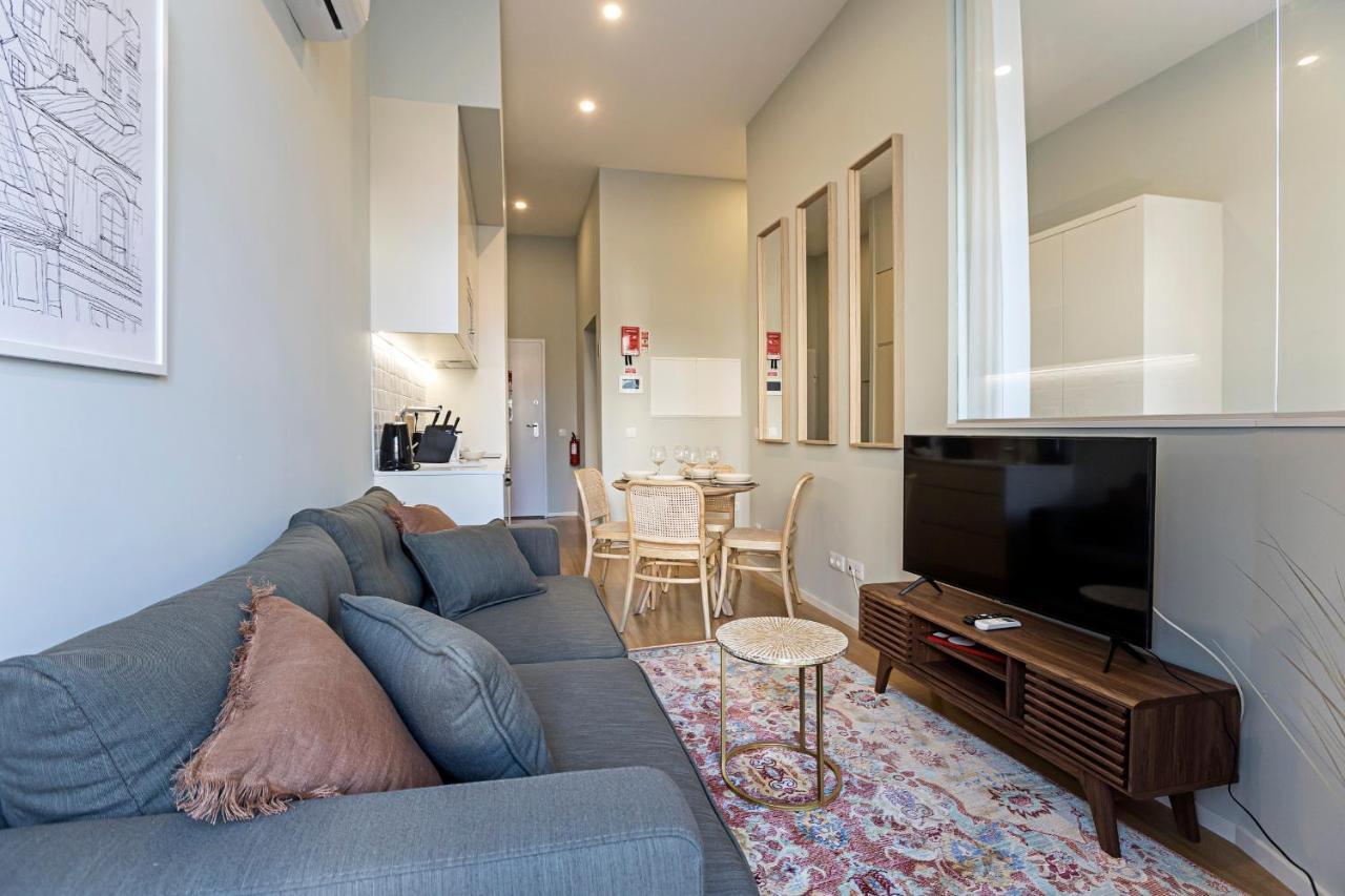 31 Janeiro 157 - Stylish 1Br W/ Ac & Balcony By Lovelystay Порто Екстериор снимка